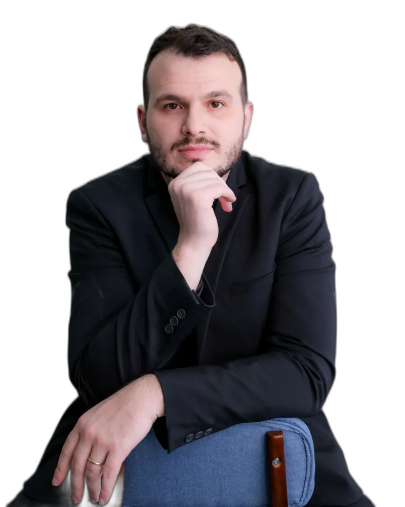 אדם ויינשטיין — בעל רישיון שיווק השקעות מטעם הרשות לניירות ערך