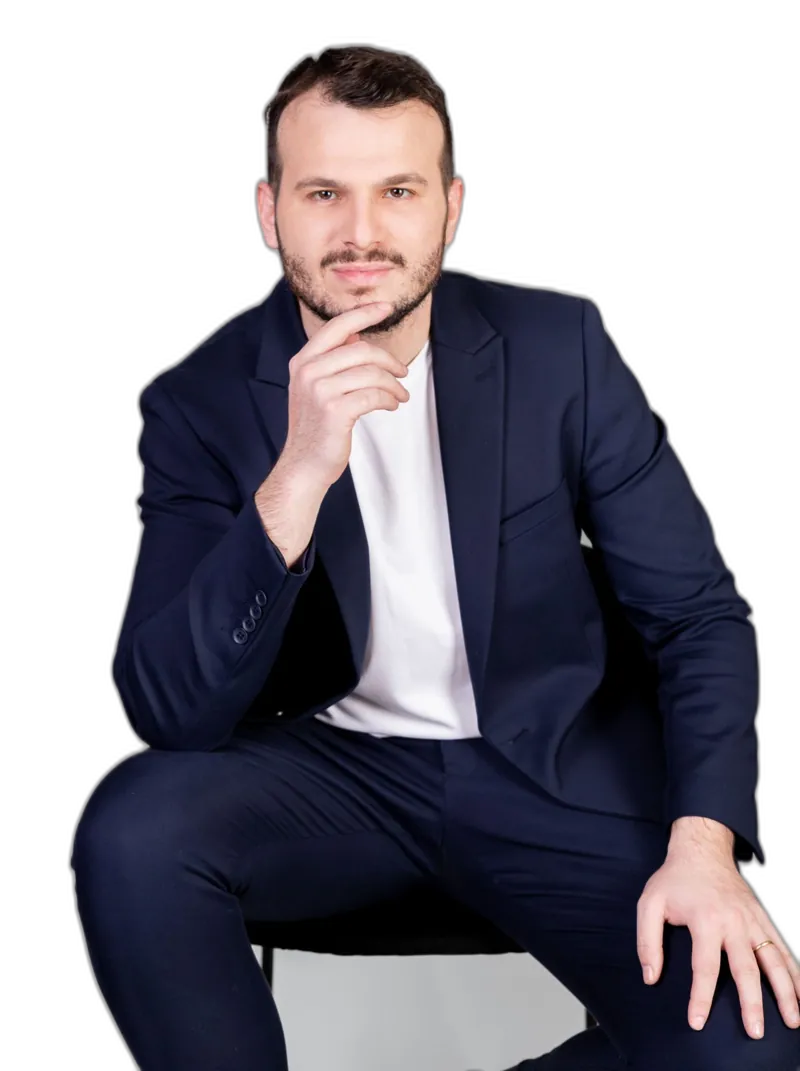 אדם ויינשטיין — בעל רישיון שיווק השקעות